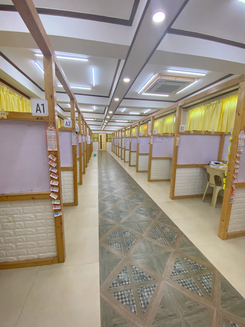 フィリピン留学 Cebu21 - SMEAG Global School(Tarlac Campus)-Junior Camp Building & Classroom-1
